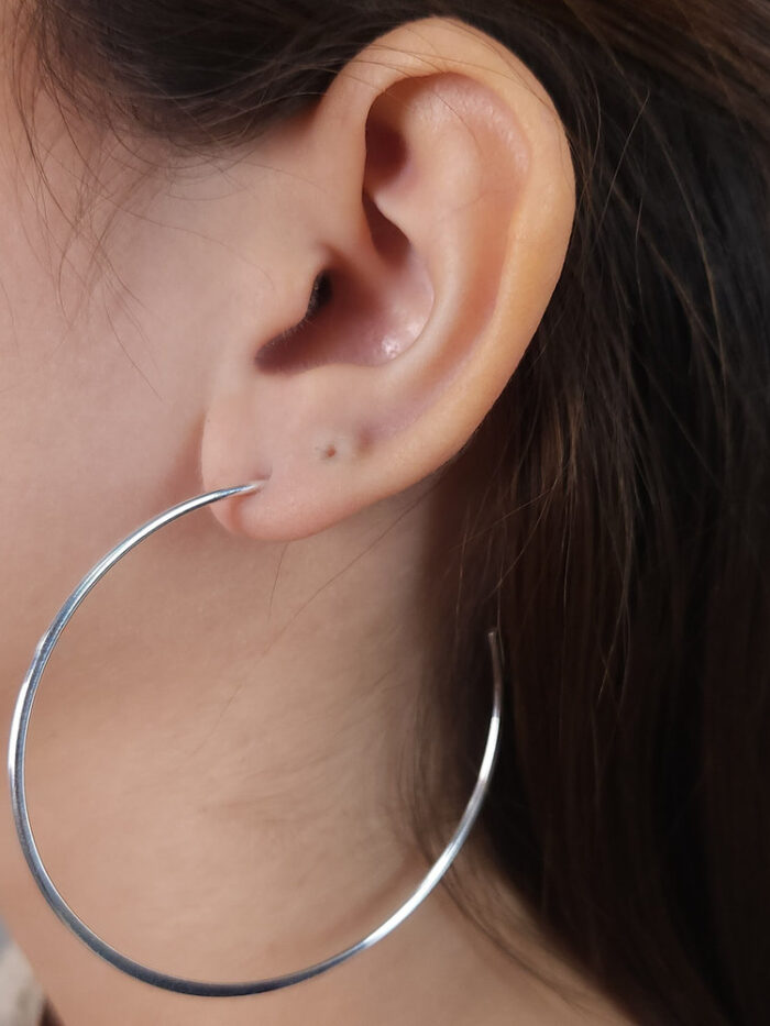 Argola aberta fio chapeado