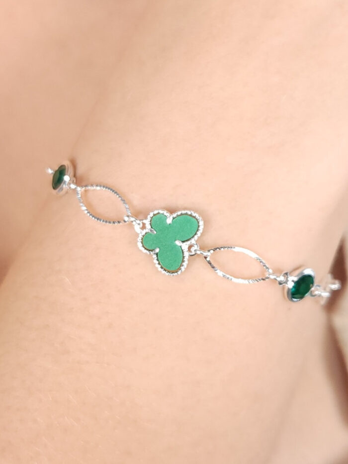 Pulseira borboleta com pontos de luz  e elos detalhados