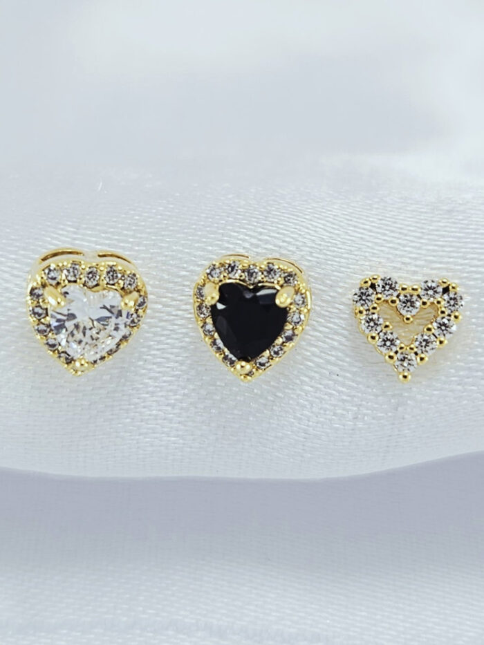 Trio de brincos corações cravejado