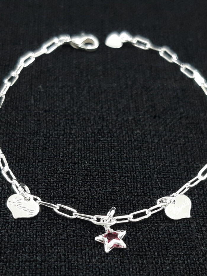 Pulseira infantil estrela e corações detalhado