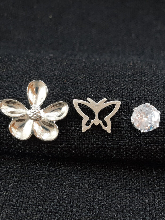 Brinco trio de flor detalhada e ponto de luz