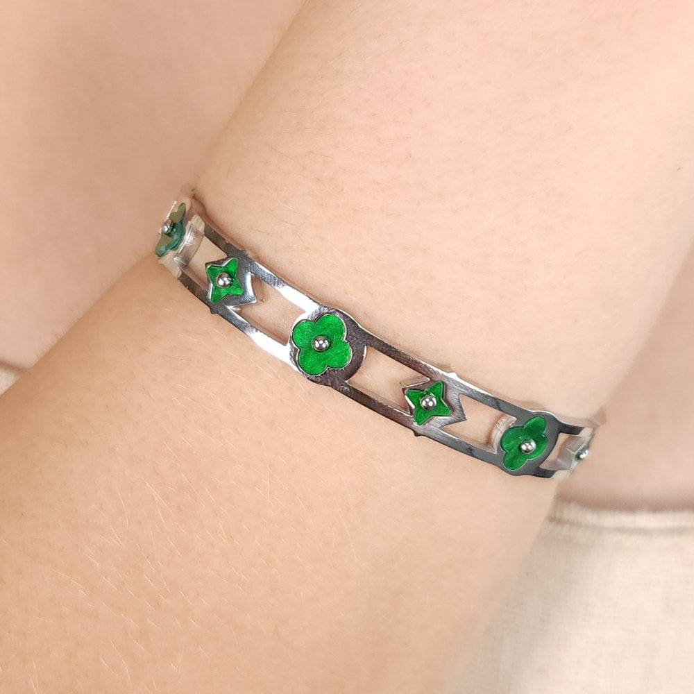 Bracelete detalhe trevo com estrela vazado - Imagem 3