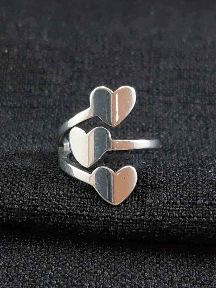 Anel fios triplo coração chapeado