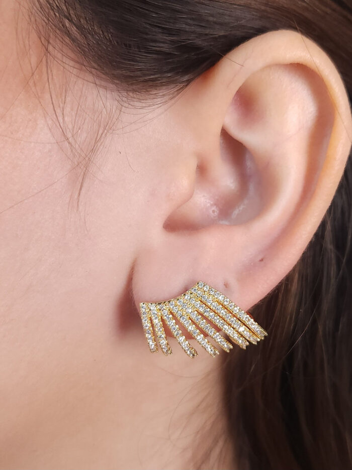 Brinco leque em fios cravejados com microzircônias