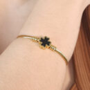 Bracelete trevo fio detalhado