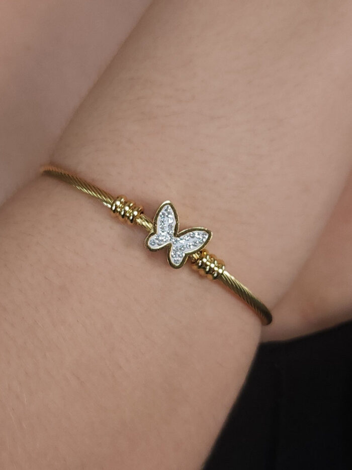 Pulseira detalhe borboleta detalhada regulavel