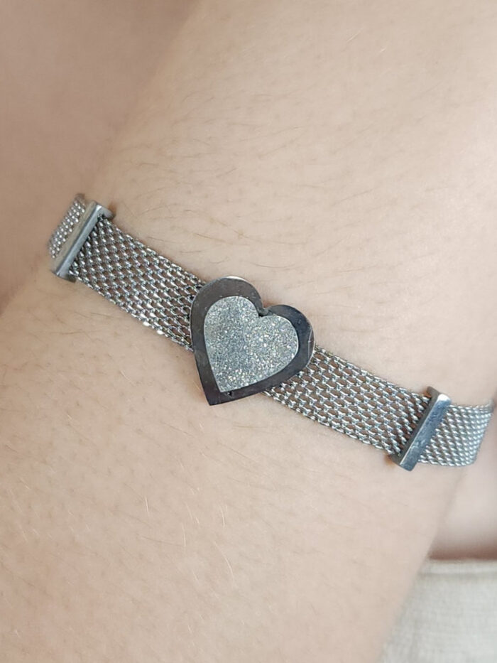 Pulseira coração detalhe fosco