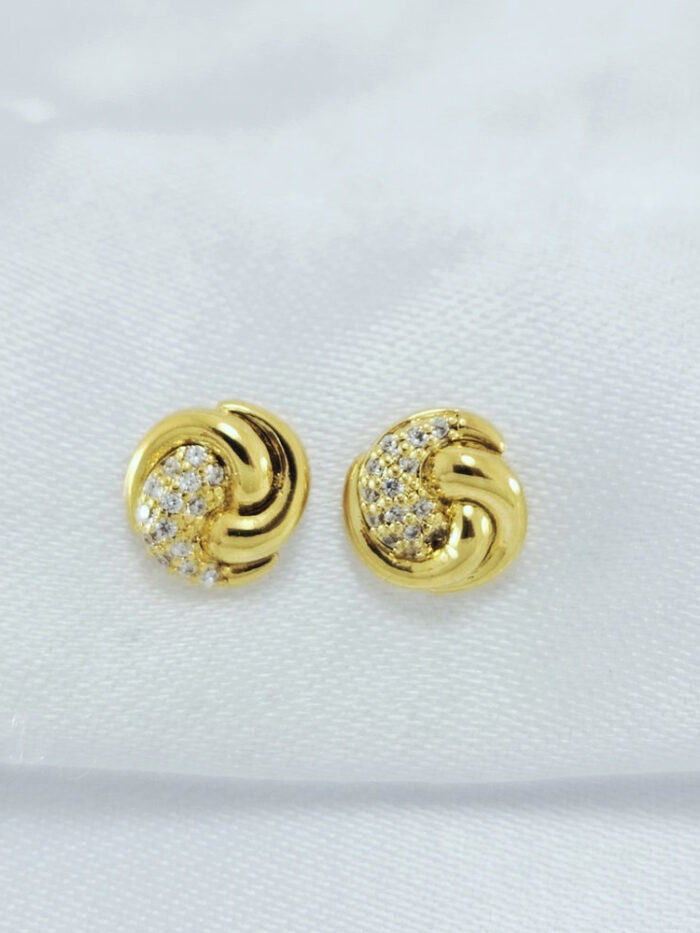 Brinco círculo detalhado