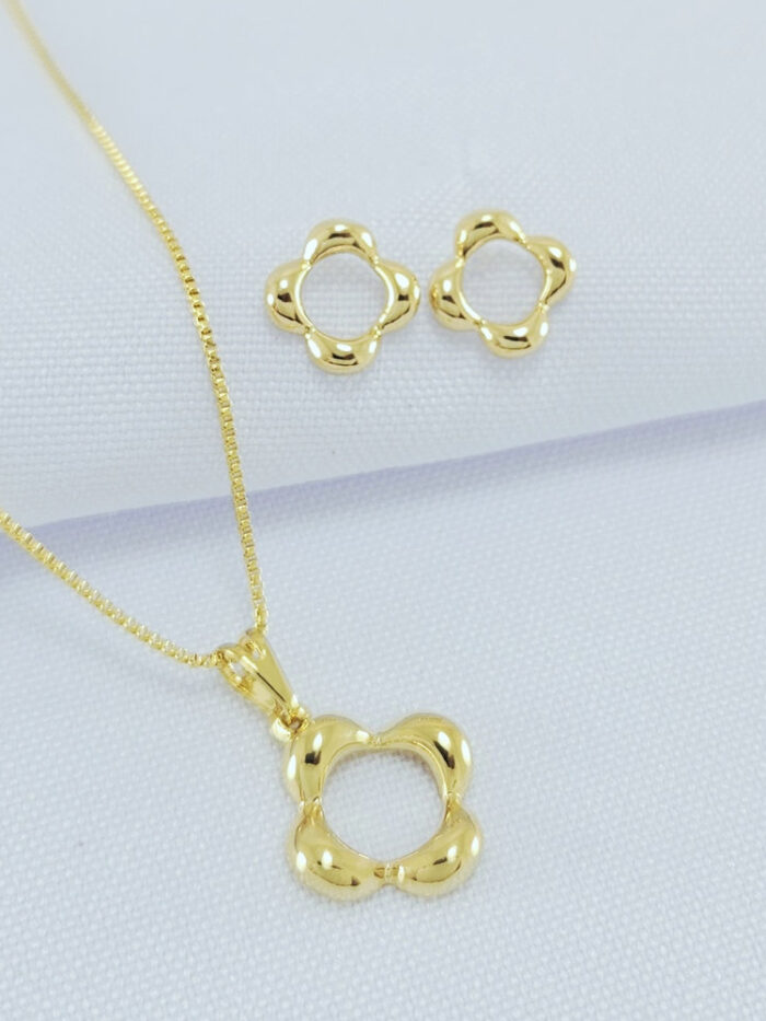 Conjunto flor vazada