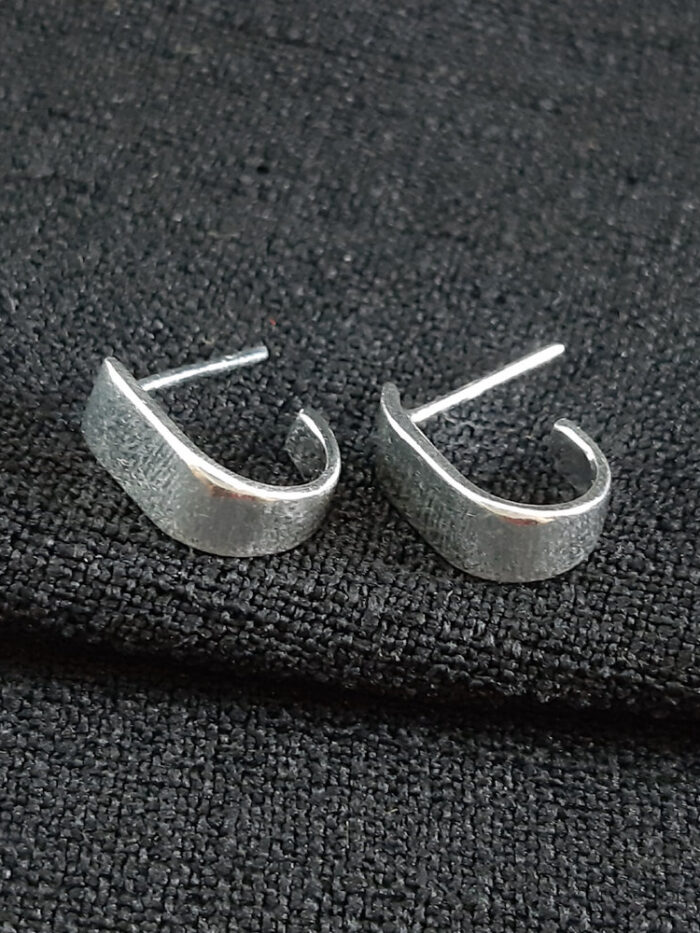 Brinco estilo argola faixa grossa