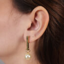 Brinco base caninho liso pêndulo pérola