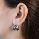 Brinco argola boleada lisa aberta