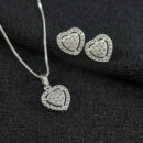 Conjunto coração vazado cravejado