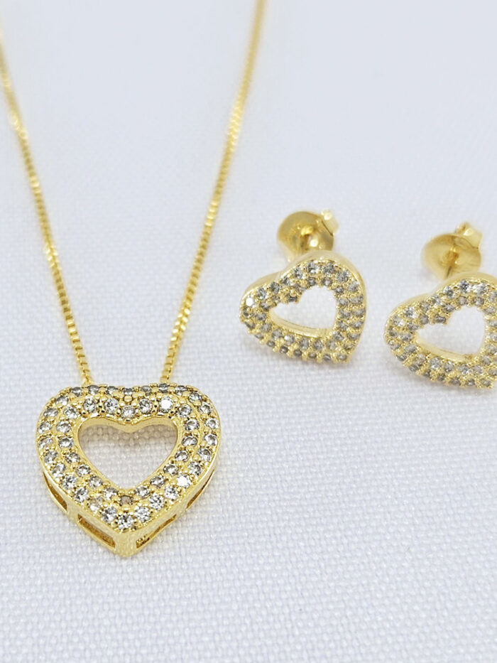 Conjunto coração vazado com cristais
