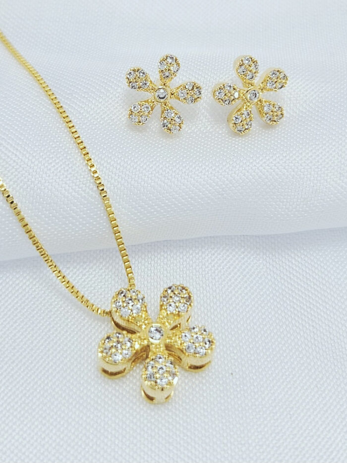 Conjunto flor cravejado