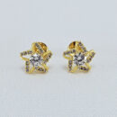 Brinco estilo flor cinco pétalas vazado e cravejado