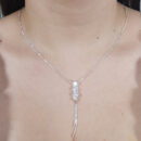 Gargantilha gravatinha com pontos de luz cristal