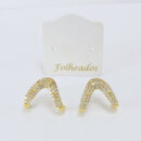 Brinco V invertido cravejado de cristais