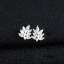 Brinco folha cravejado