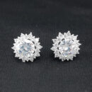 Brinco estilo flor cravejado