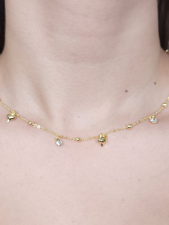 Garantilha chocker com bolinhas lisas e pêndulos pontos de luz e coração