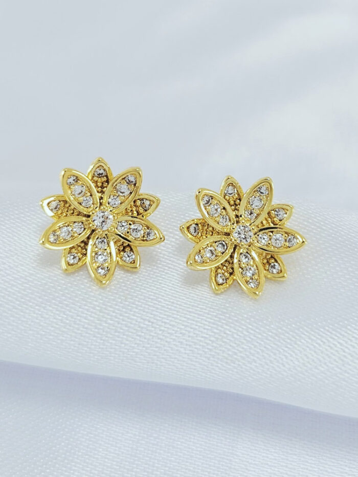 Brinco flor com pedra cristal