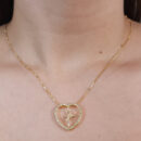 Gargantilha  coração cravejado detalhe fé