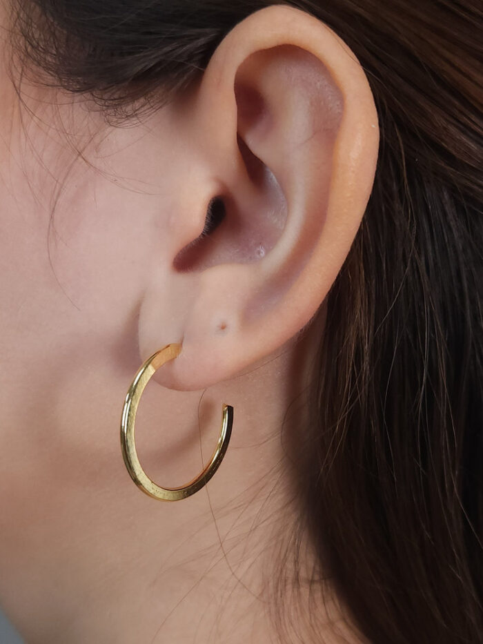 Argola chapeada lisa