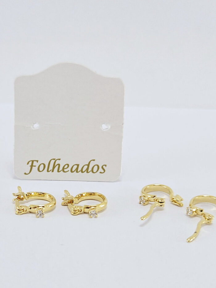 Brinco argola infantil com ponto de luz