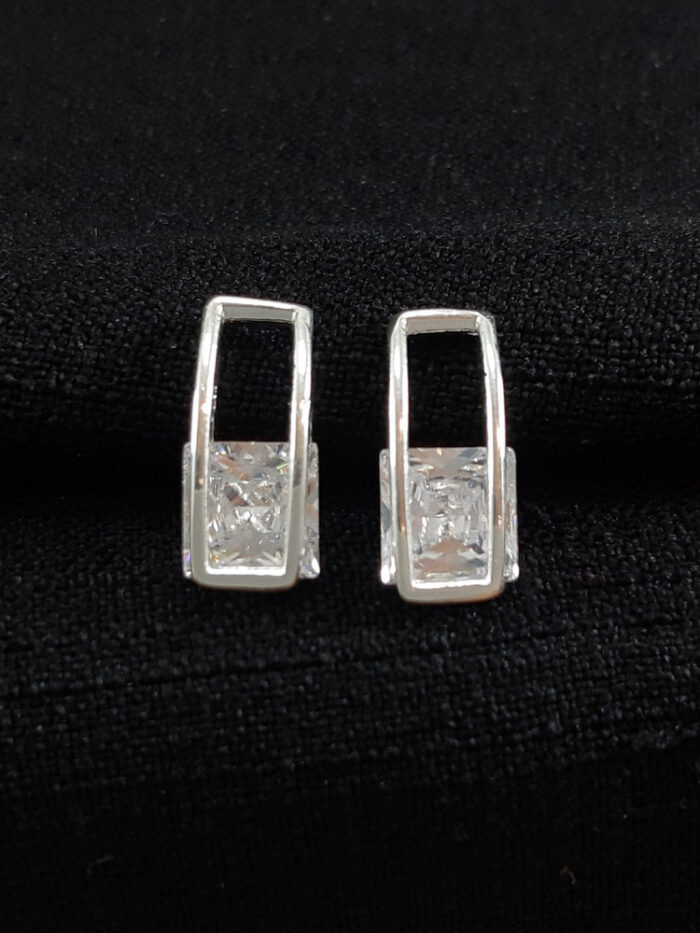 Brinco retangular cristal
