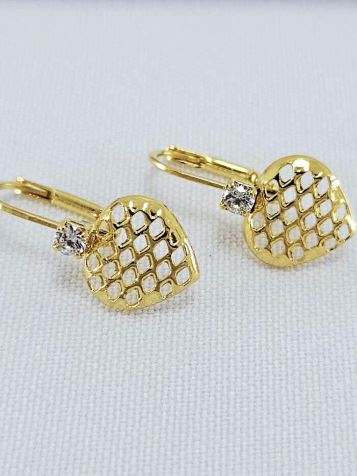 Brinco gancho coração vazado