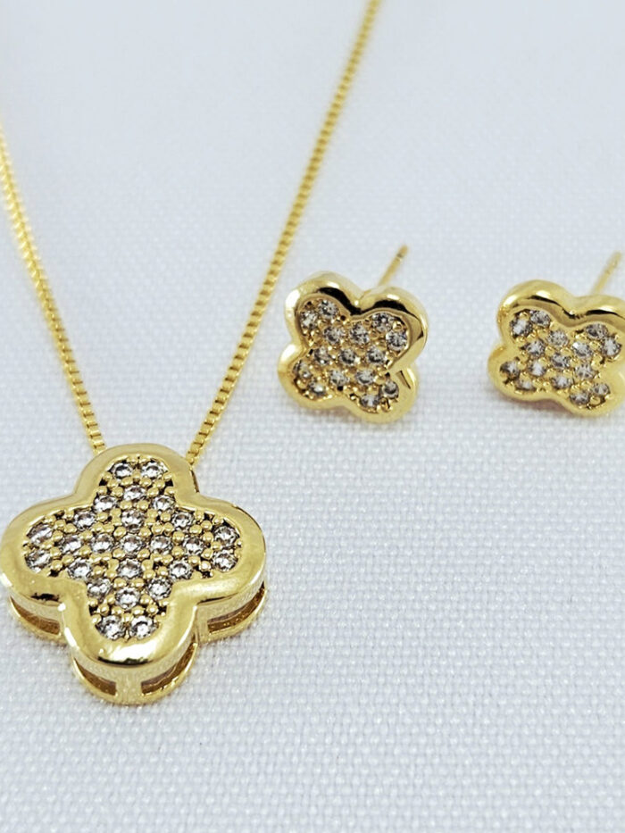 Conjunto trevo cravejado