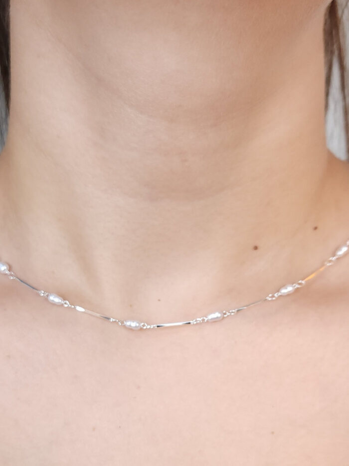 Gargantilha chocker elos caninho e pérola
