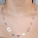 Gargantilha longuinho ramo de folhas e flores