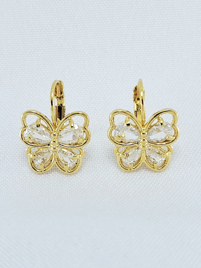 Brinco estilo Borboleta vazado com pedra cristal