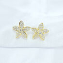 Brinco flor cinco pétalas cravejada