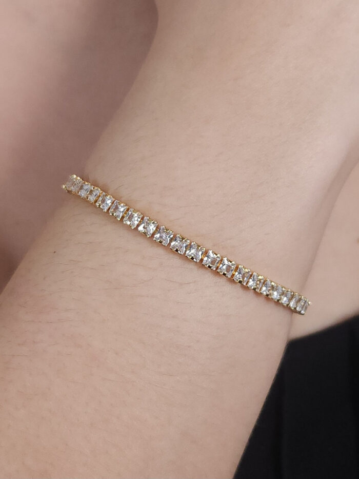 Pulseira cristal detalhado