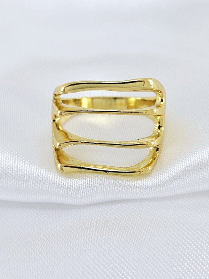 Anel com 4 fios ondulados