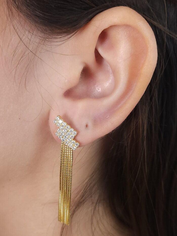 Brinco base cravejado com franja veneziana