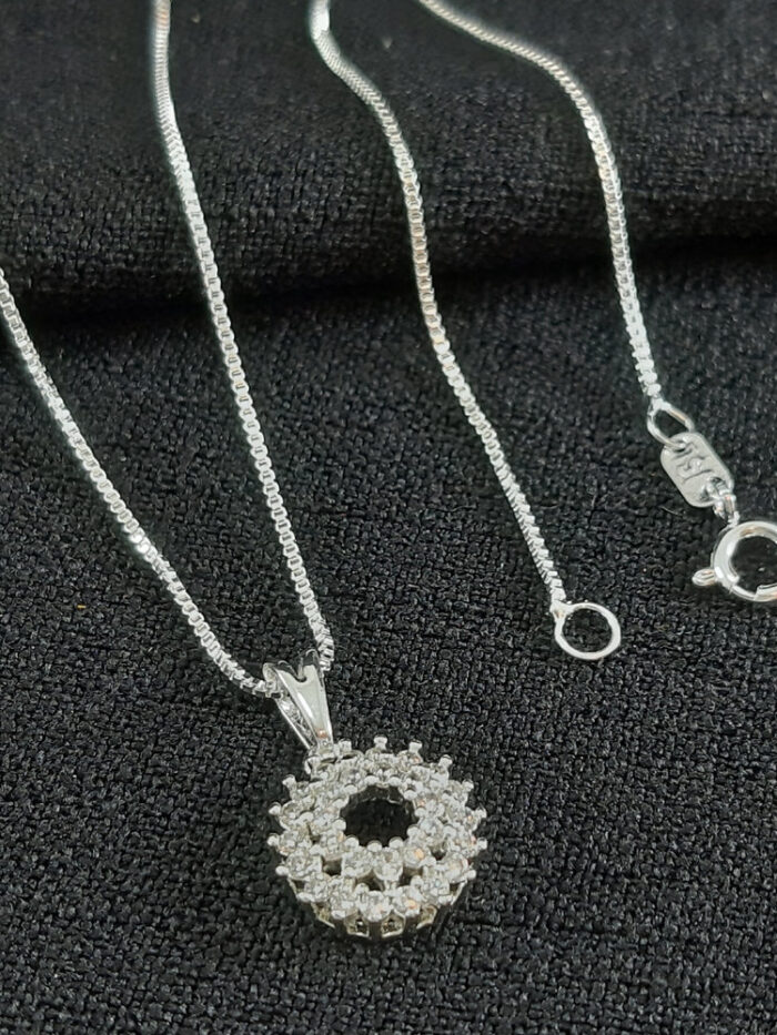 Gargantilha circulo cravejado