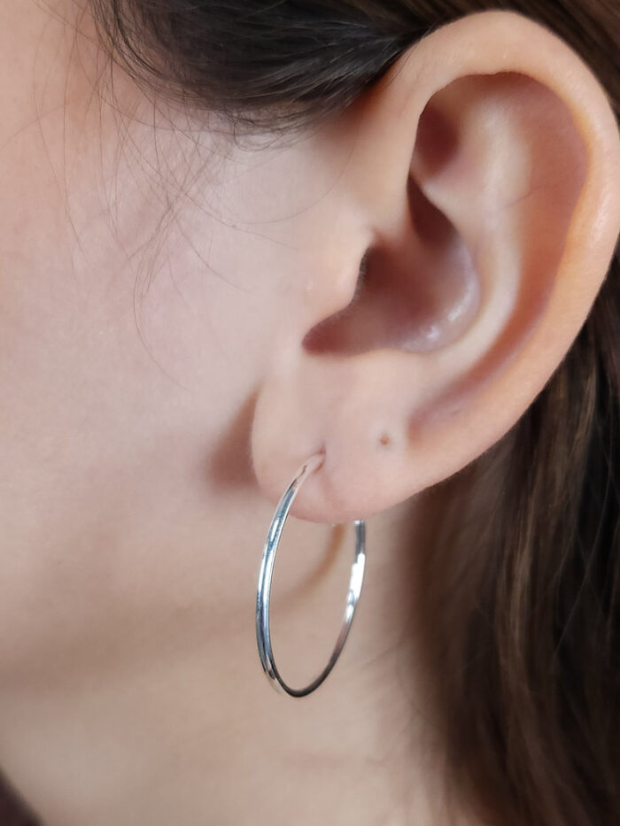 Brinco argola fio liso