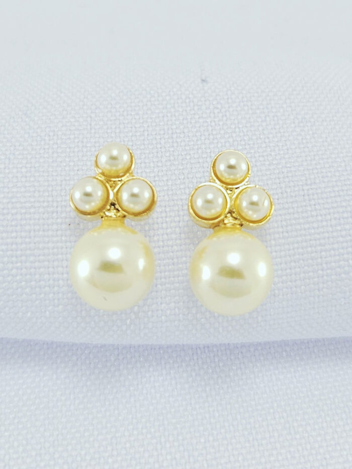 Brinco trio de perolas