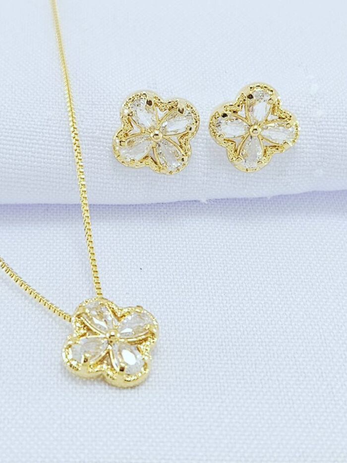 Conjunto flor com zircônia trabalhado