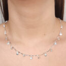 Gargantilha choker concha com pontos de luz