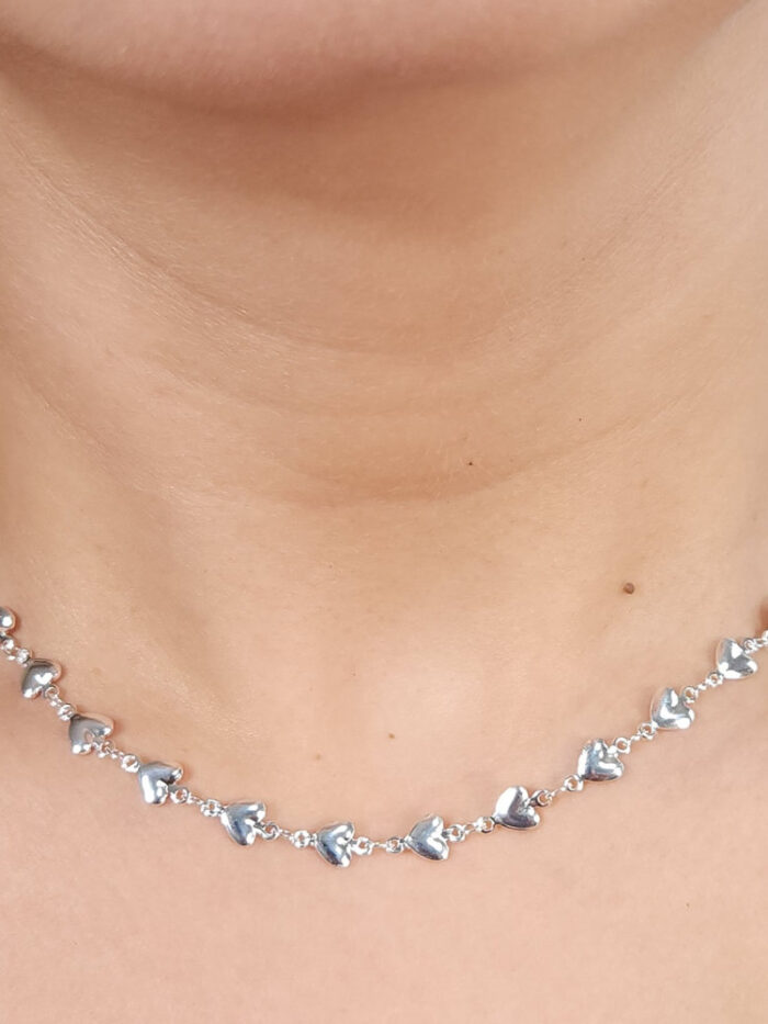 Gargantilha chocker coração com elos detalhado
