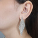 Brinco triangulo strass