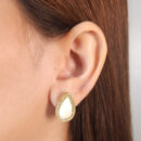 Brinco gota borda cravejado