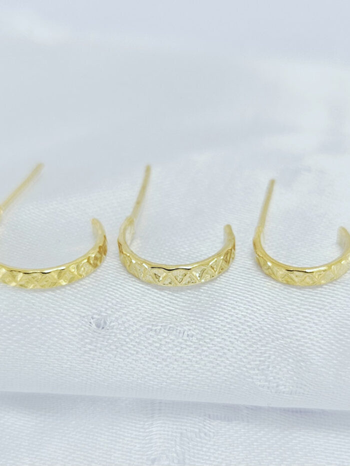 Trio de brinco fio detalhado