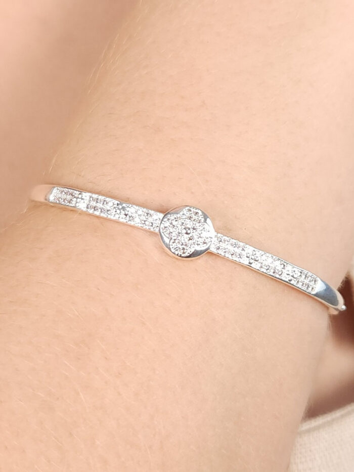 Bracelete trevo cravejado