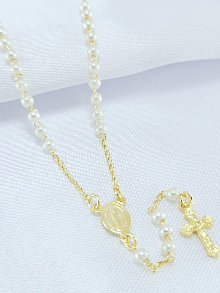 Terço com perolas elos detalhados